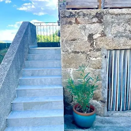 Premier Etage D'une Avec Jardin Дом отдыха Серра-ди-Ферро
